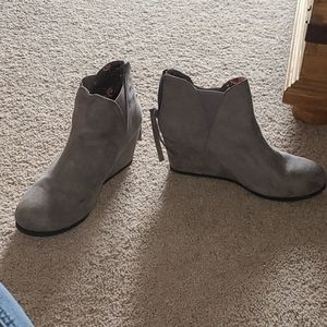 Wedge boots